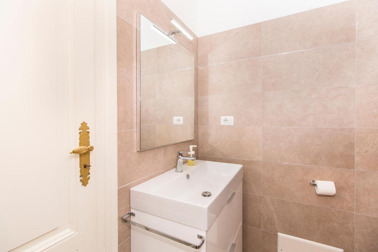 Golden Eagle Apartment Turin Exterior photo